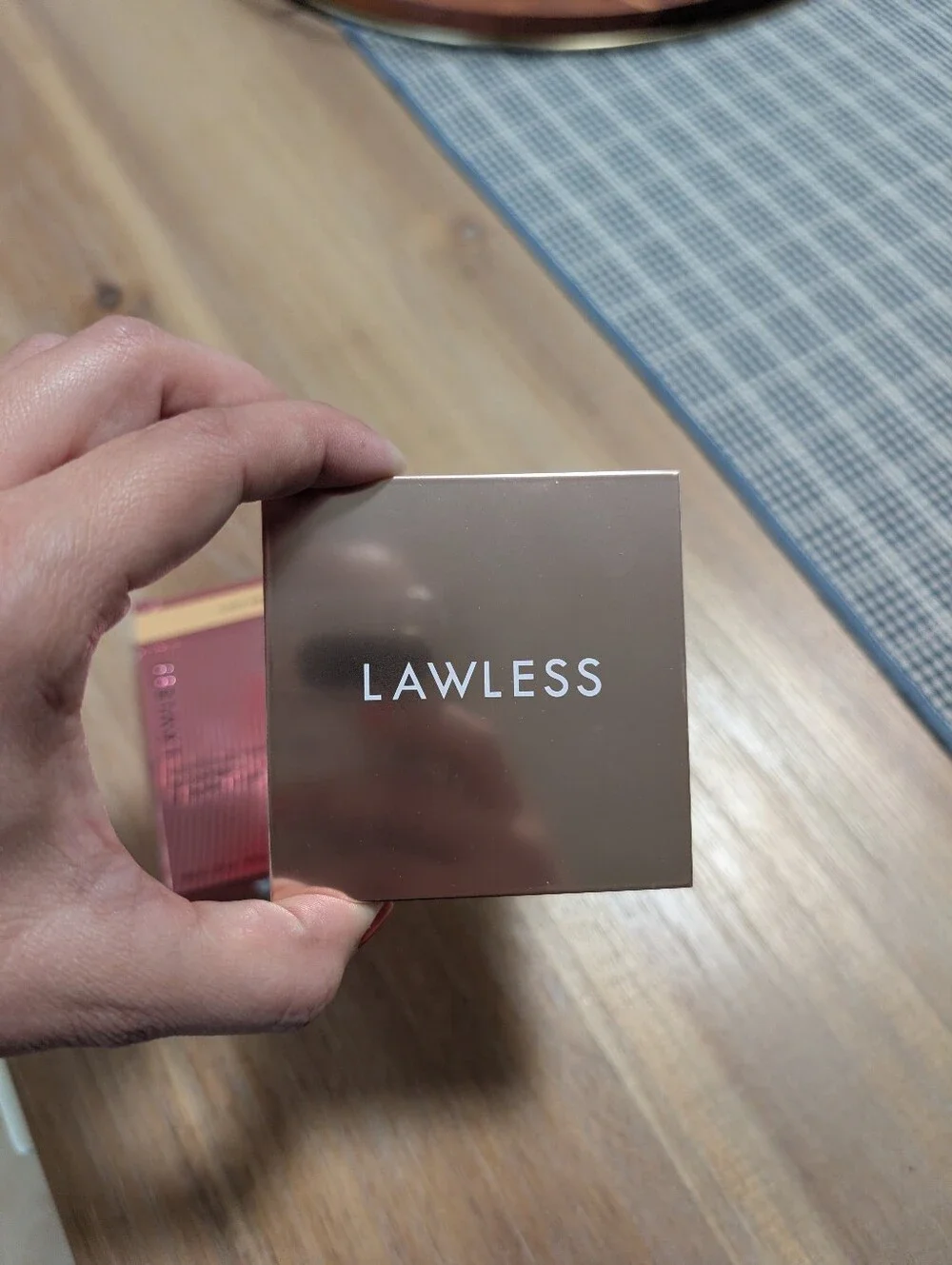 Lawless Perfecting Powder - Picture 5 of 9